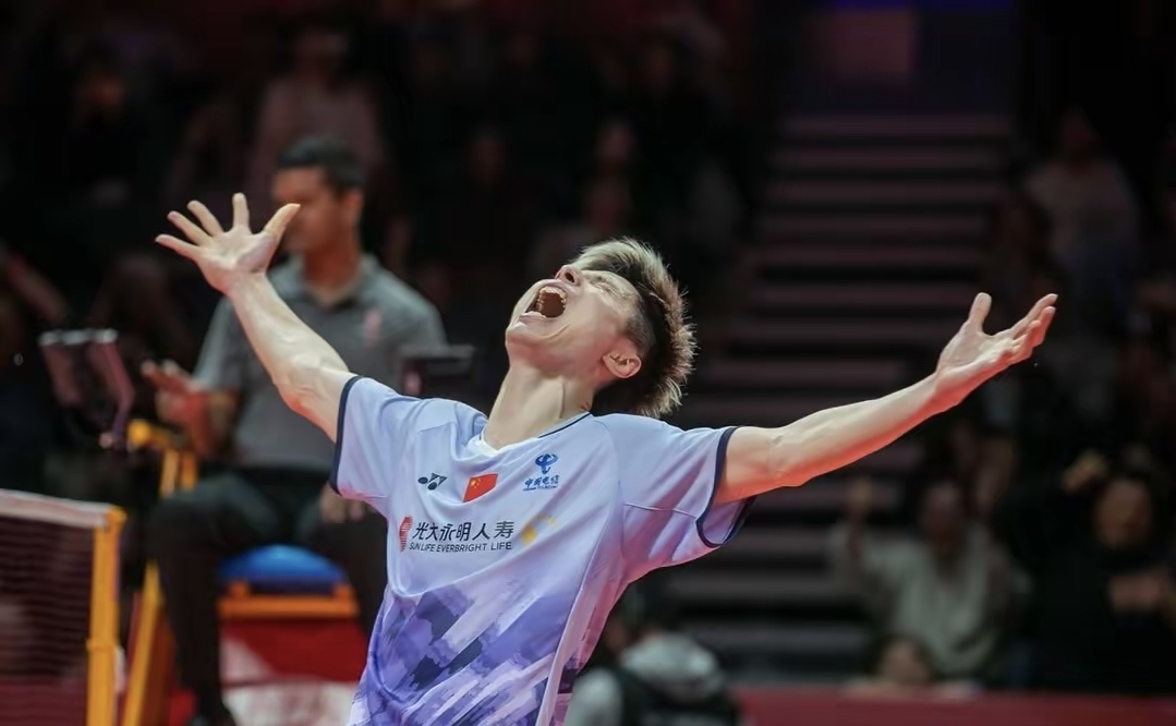 爱游戏官方入口-莎拉波娃迎来五赛季出色发挥，SKT观众热烈欢呼！-爱游戏官方入口