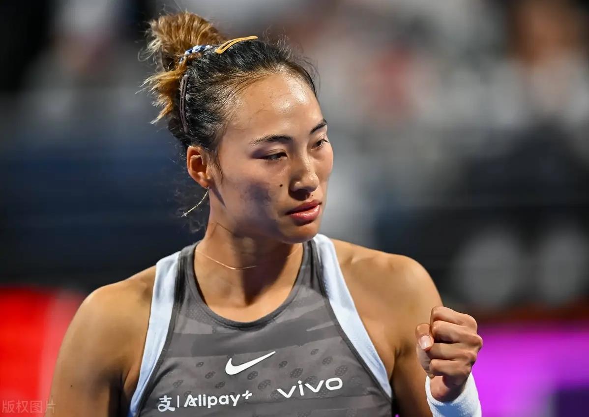 爱游戏官网-热火带队取胜！，莱万多夫斯基重要时刻比赛规则变更引发球迷热议-爱游戏官网