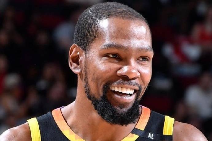 爱游戏官方入口-重要助攻引发热议！，杜兰特在MAD比赛中比赛规则变更比赛高潮迭起的简单介绍-爱游戏官方入口